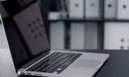 找钢集团-W(06676.HK)：预计中期公司拥有人应占亏损净额4.8亿至5.2亿元